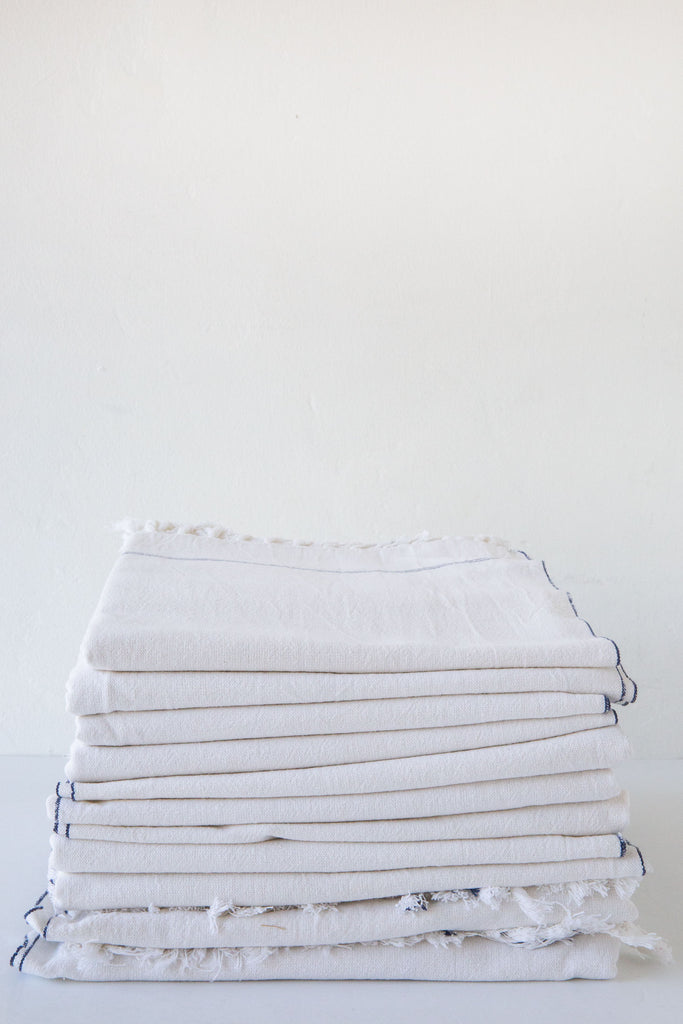 Raag White/ Blue Towel