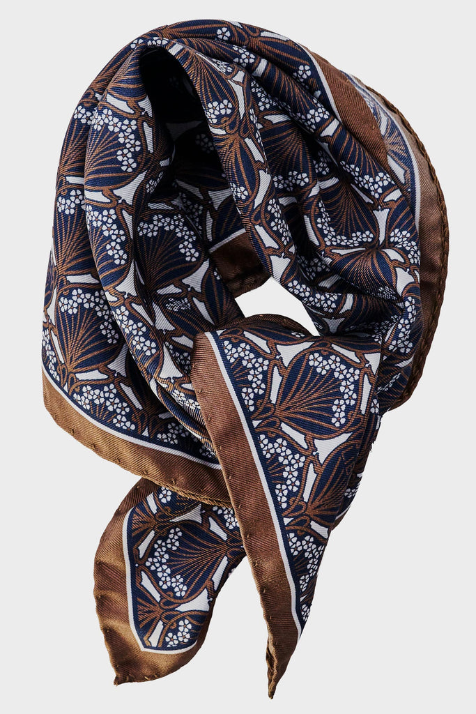 Iphis Scarf