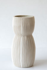 05 Curvy Vase
