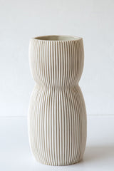05 Curvy Vase