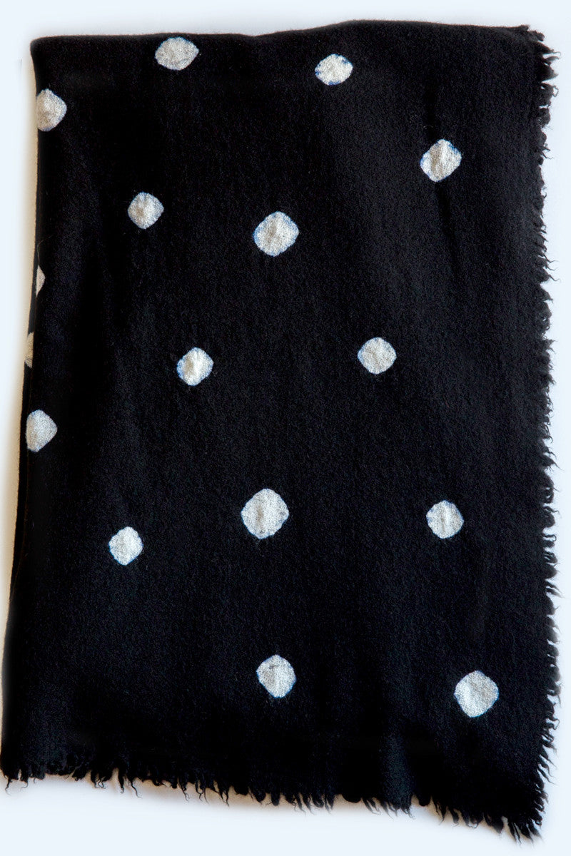 KUSHI ZASHI BERRY BLANKET ミリダラ Plush Throw Blanket – Nini's Treasures